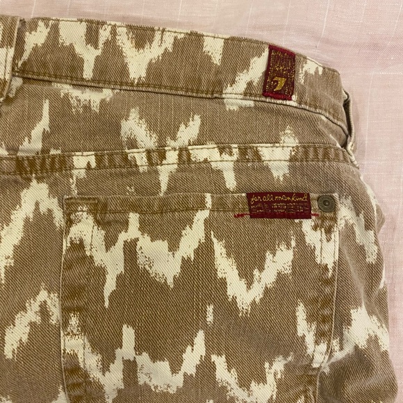 7 for all mankind chevron khaki Jean shorts - Picture 3 of 5